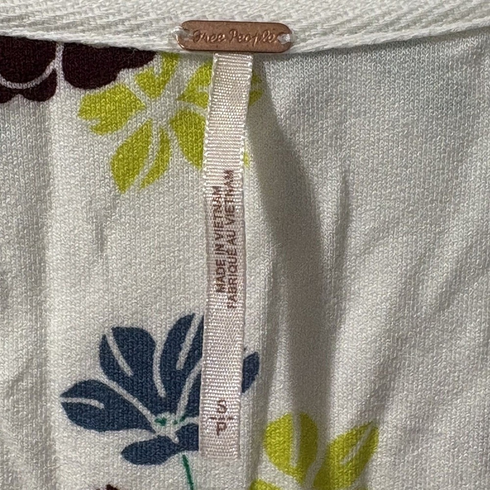 Free People Floral Wrap Top Womens S Romantic Boho Fairycore Prairie - Picture 6 of 7